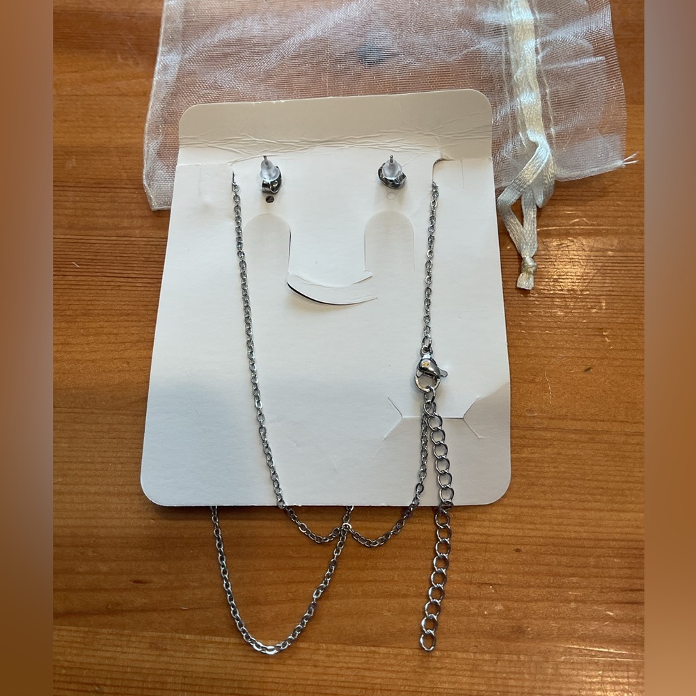 STAINLESS STEEL BUTTERFLY NECKLACE & EARRING SET NEW - Picture 6 of 8